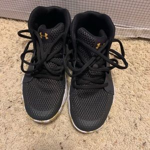 UA Boys Kids Basketball Shoes